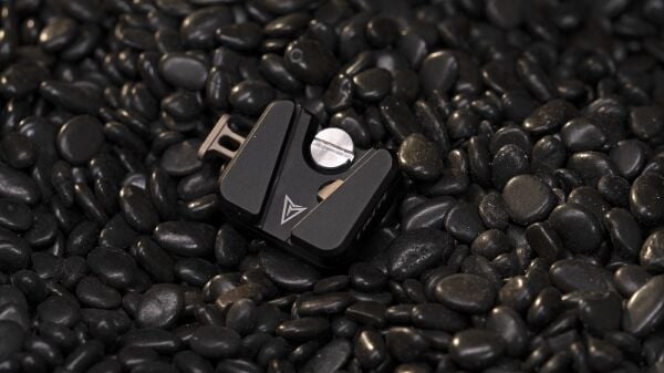 Tilta TA-PBP2-V  V- Mount Akü Plakası