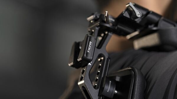 Tilta TA-PBP2-V  V- Mount Akü Plakası