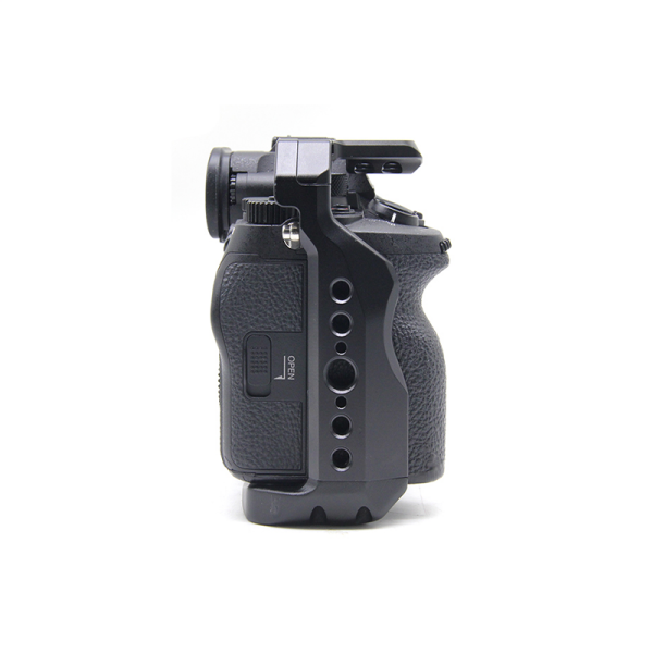 CAİSİ S0003A Sony A7M4 / A7R4 / A7R4A /A1 / A7S3 / A9II / A7IV İçin Kafes