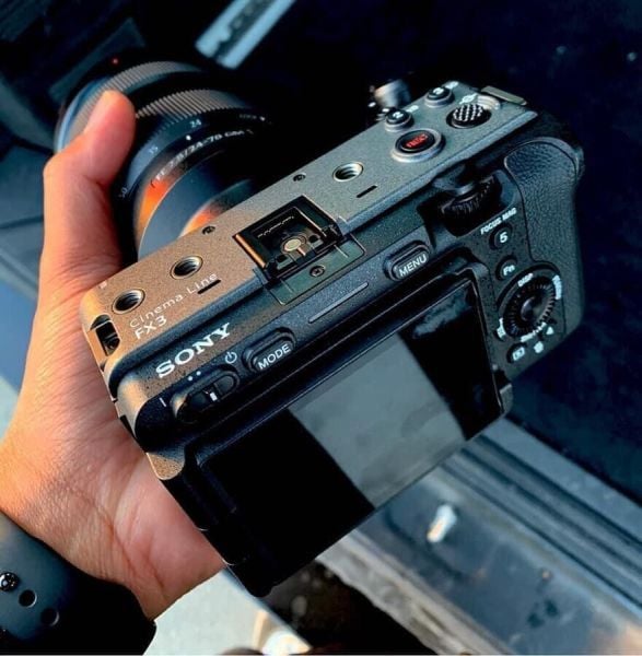 Sony FX3 Sinema Kamerası (ILME-FX3)  (2 Yıl Sony Eurasia Garantili)