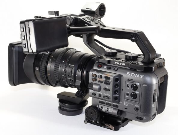 Sony FX6 Video Kamera 28-135 Lens ( 2.EL Çok Temiz))