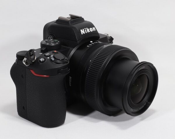 Nikon Z 50 + 24-50mm Lens İle (2.el Çok Temiz)