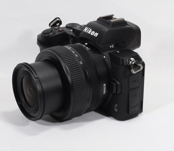 Nikon Z 50 + 24-50mm Lens İle (2.el Çok Temiz)