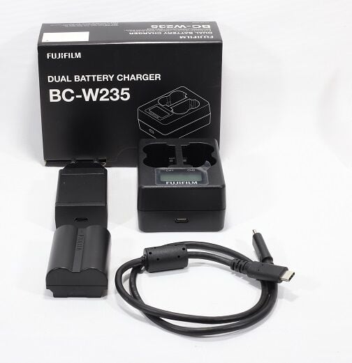 Fujifilm BC-W235 Şarj Cihazı + NP-W235 Li-Ion Batarya (2. El Çok Yeni gibi)