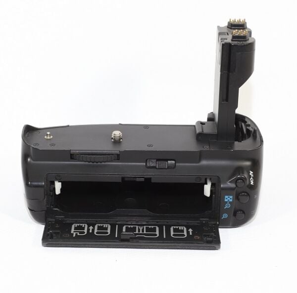 Sanger BG-E7 Canon 7D İçin  Battery Grip (2.el Çalışır Durumda)
