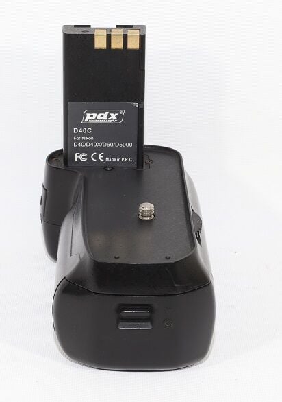 PDX  D40C Nikon D40 için   Battery Grip (2.el Çalışır Durumda)