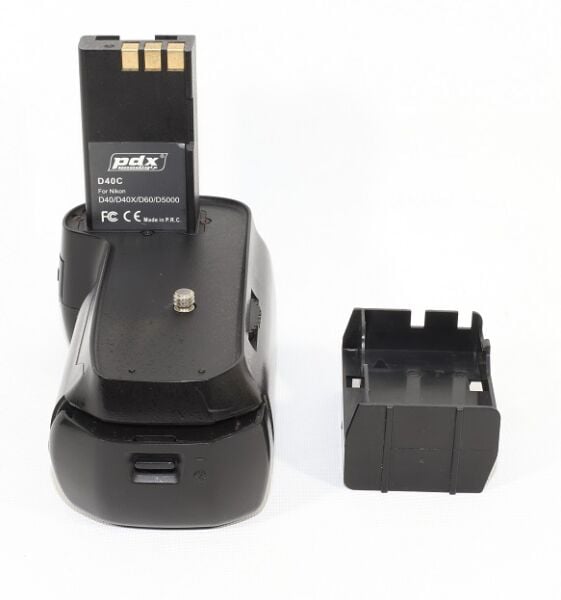 PDX  D40C Nikon D40 için   Battery Grip (2.el Çalışır Durumda)