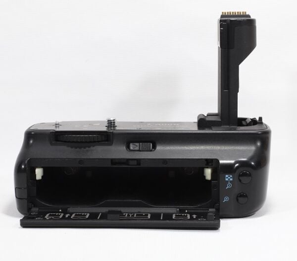 Canon BG-E2  Canon EOS 20D/30D/40D/50Di çin  Battery Grip  (2.el Çalışır Durumda)