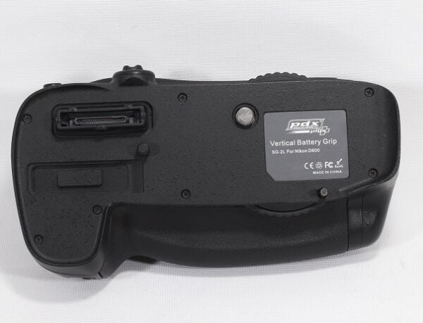 PDX Nikon D600 D610 Batarya Grip (2.el Çalışır Durumda)