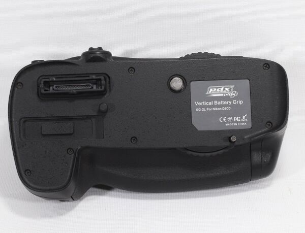 PDX Nikon D600 D610 Batarya Grip (2.el Çalışır Durumda)