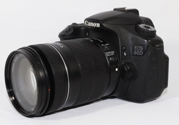 Canon EOS 60D + 18-135mm Lens DSLR (2.el Temiz)