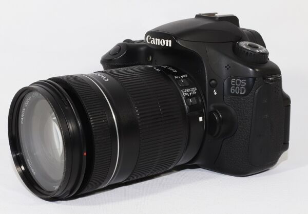 Canon EOS 60D + 18-135mm Lens DSLR (2.el Temiz)