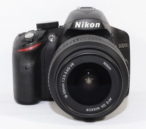 Nikon D3200 + 18-55mm VR (2.el Temiz)