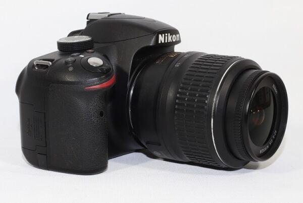 Nikon D3200 + 18-55mm VR (2.el Temiz)