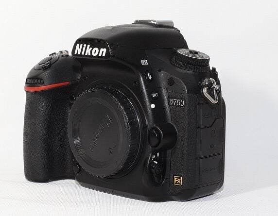 Nikon D750 Body DSLR  (2.el Temiz)