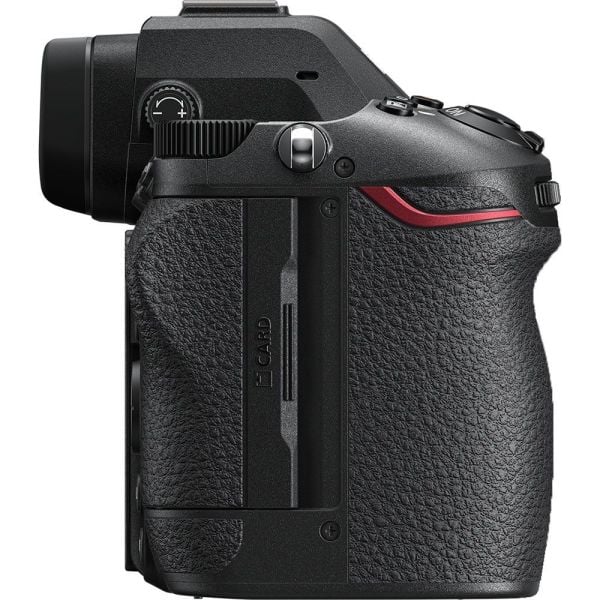 Nikon Z6 III Aynasız Fotoğraf Makinesi + 24-200 f/4-6.3 Lens Kit