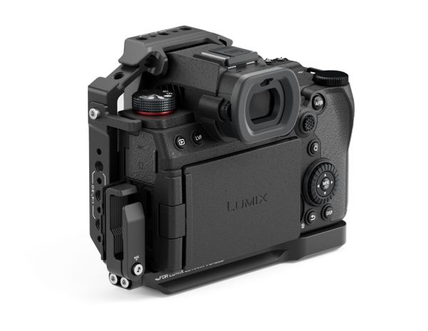 Tilta TA-T50-HCC-B Panasonic  S5 II/IIX için Yarım Kamera Kafesi