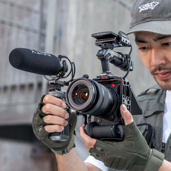 SmallRig 4902 Panasonic LUMIX S1II / S1IIE / S1RII / S5II / S5IIX / G9II  için  Kafes