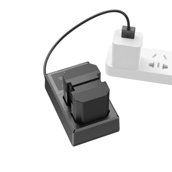 SmallRig 3824B NP-FZ100 Batarya ve Şarj Cihazı Kiti