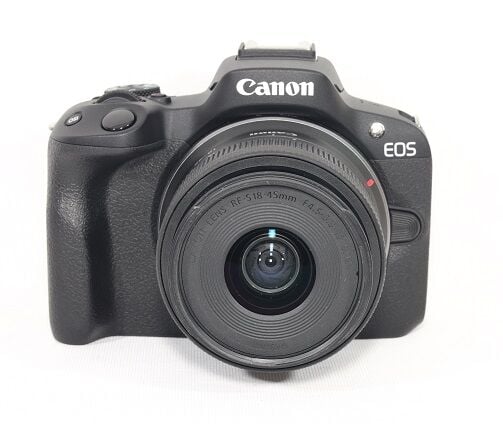 Canon EOS R50 + 18-45mm ( Yeni Gibi)