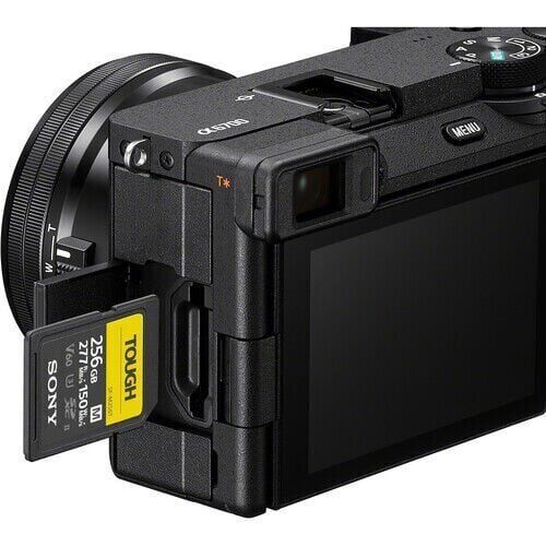 Sony α6700 (ILCE‑6700M/B) – Kit Lens Dahil Gövde + 18‑135 mm