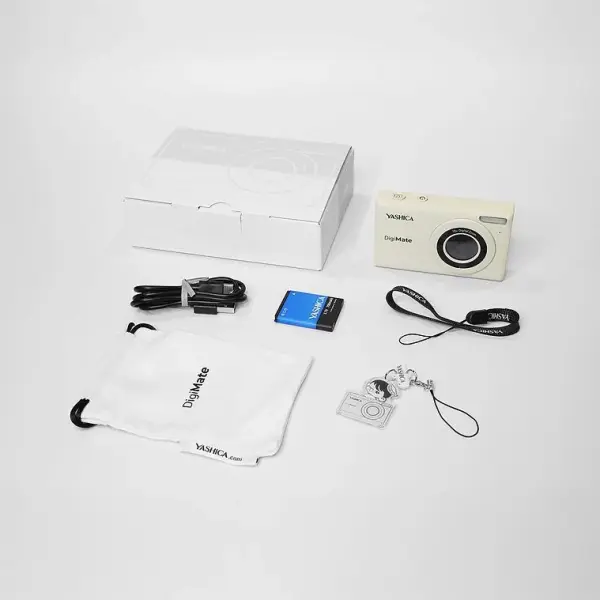 Yashica Digimate Beyaz Dijital Fotoğraf Makinesi