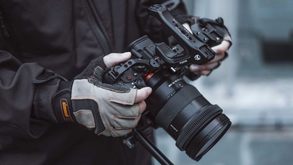 Tilta TA-T30-FCC-B Sony A7 III / A7R III / A7 IV / A7R IV / A7R V / A7S III / A1 / A9  IV için Kamera Kafesi